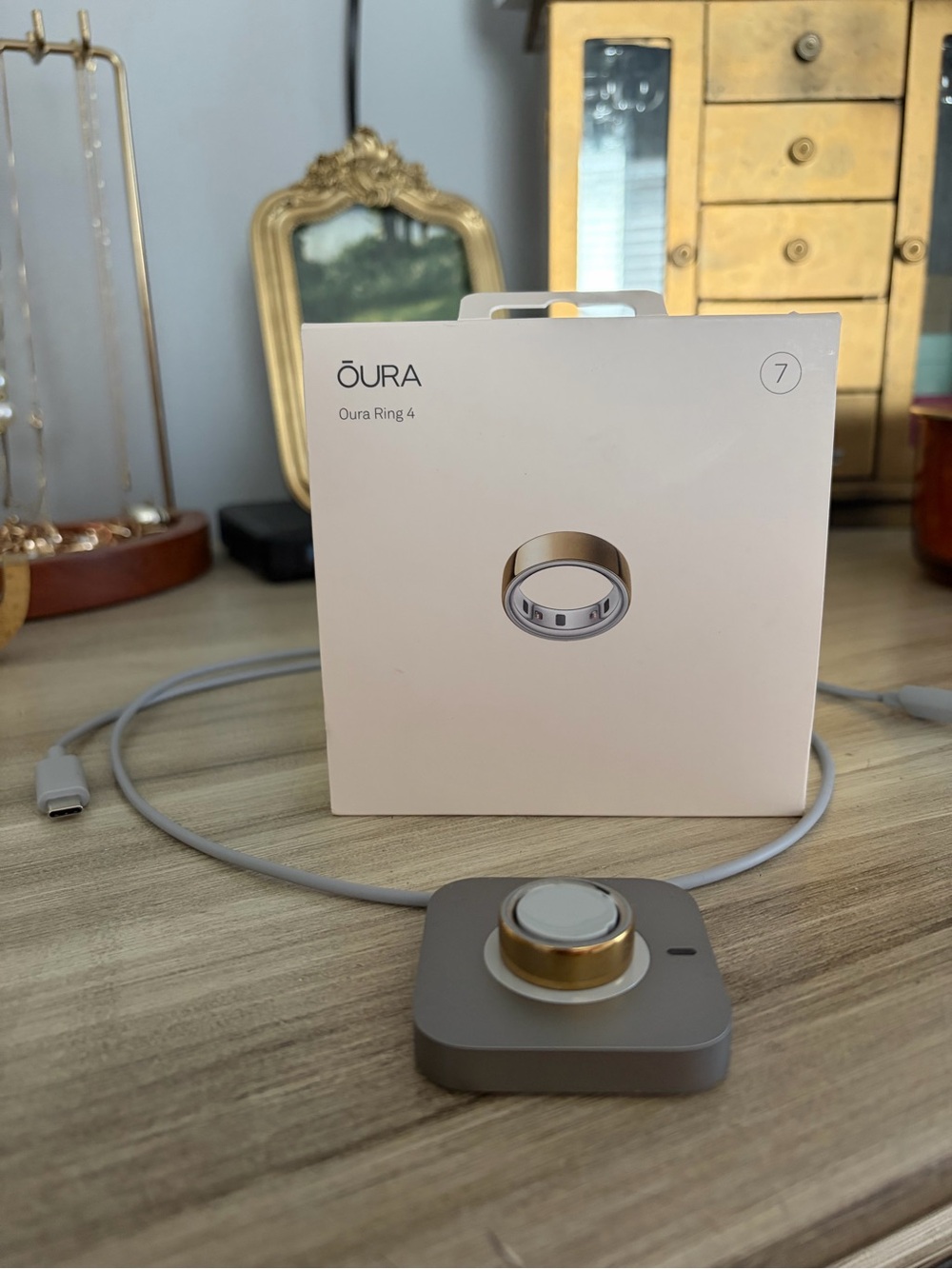 Oura Gen 4 Size 7 Gold with Charging Dock & Gray USB-C Cable